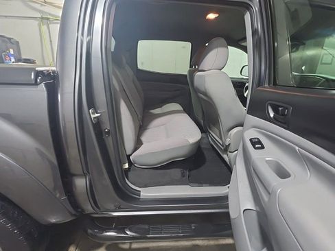 Used 2012 Toyota Tacoma PreRunner image 17