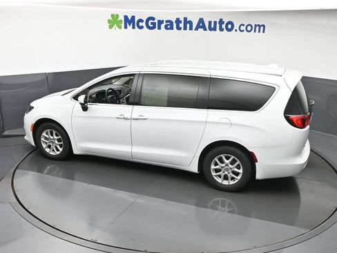 Used 2020 Chrysler Voyager LX FWD image 20