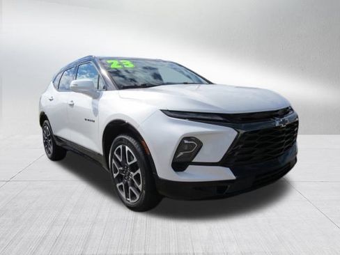 Certified 2023 Chevrolet Blazer RS w/ Driver Confidence II Package image 2