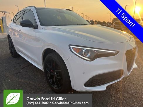 Used 2020 Alfa Romeo Stelvio Ti Sport w/ Quick Order Package 22S Sport AWD/4WD image 1