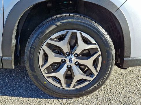 Used 2023 Subaru Forester Premium image 9