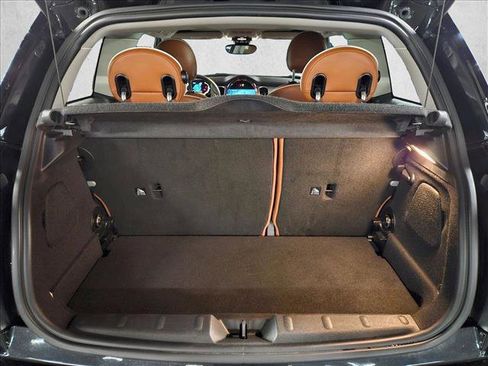 Used 2024 MINI Cooper 2-Door Hardtop w/ Signature Upholstery Package image 6