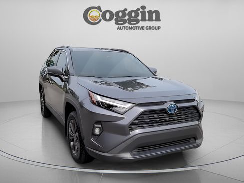 Used 2023 Toyota RAV4 XLE Premium image 28