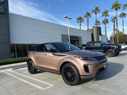 Used 2026 Land Rover Range Rover Evoque S image 2