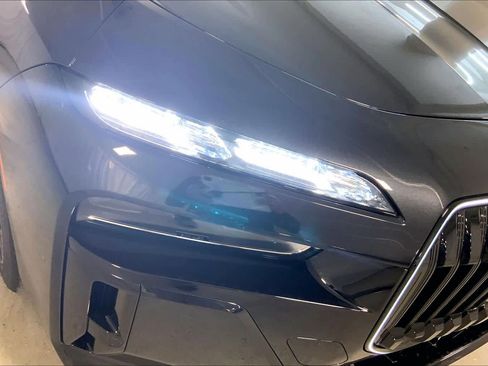 New 2026 BMW 760i xDrive w/ Executive Package AWD/4WD image 13