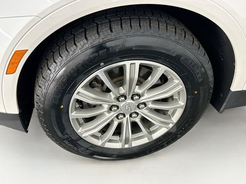 Used 2017 Cadillac XT5 Luxury w/ Driver Awareness Package image 11