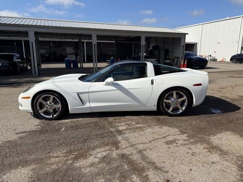 Used 2007 Chevrolet Corvette Coupe w/ Preferred Equipment Group image 3
