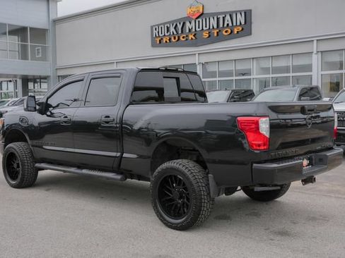 Used 2019 Nissan Titan SV w/ SV Convenience Package AWD/4WD image 10