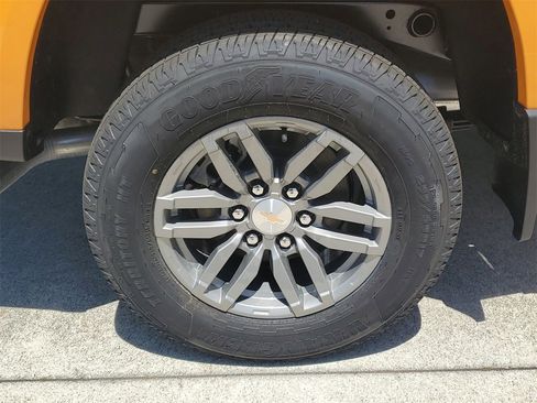 New 2025 Chevrolet Colorado LT image 5