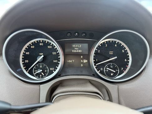 Used 2010 Mercedes-Benz GL 450 4MATIC image 25