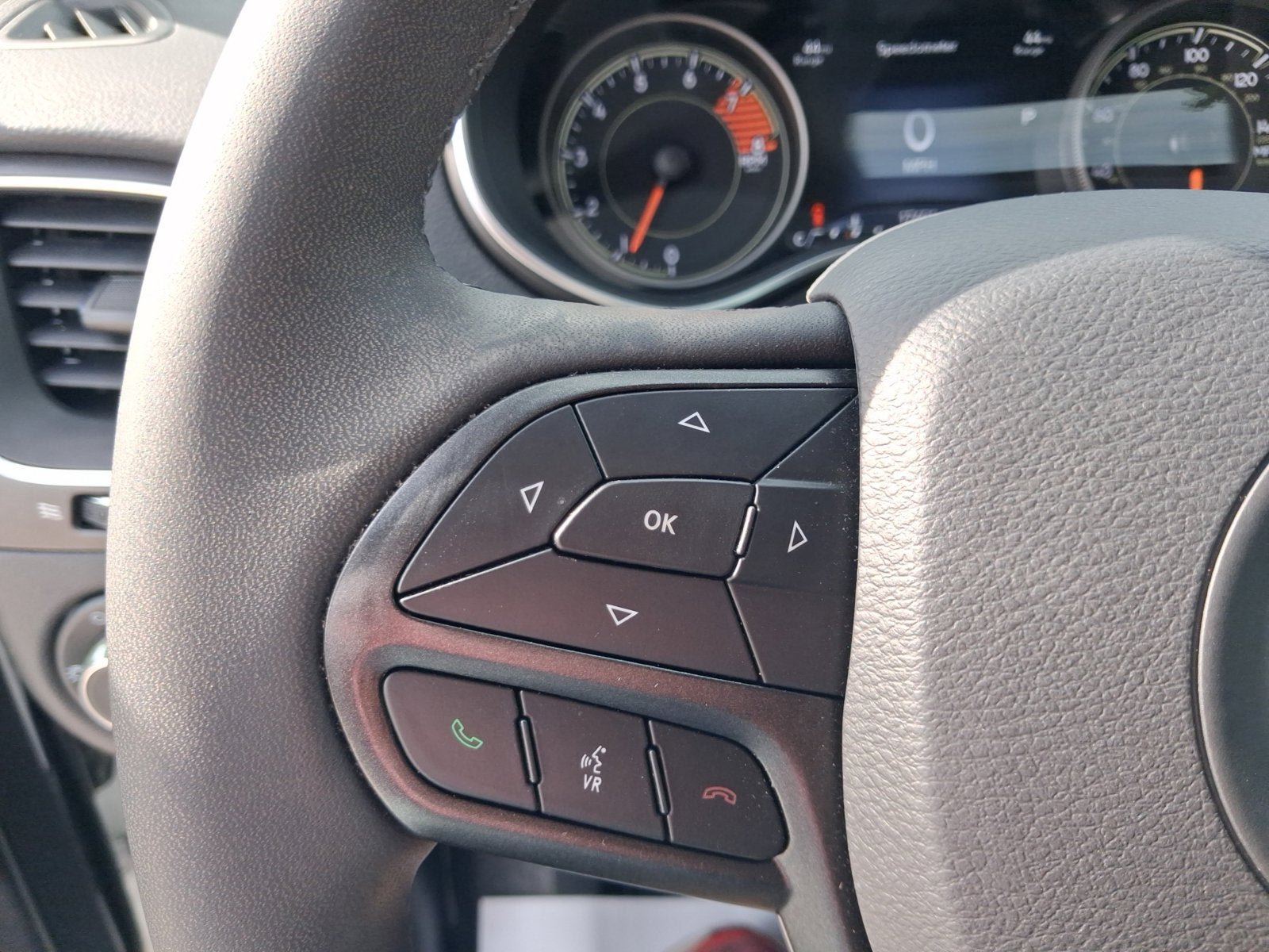 Used 2022 Jeep Cherokee Trailhawk w/ Sound & Nav Group AWD/4WD image 18