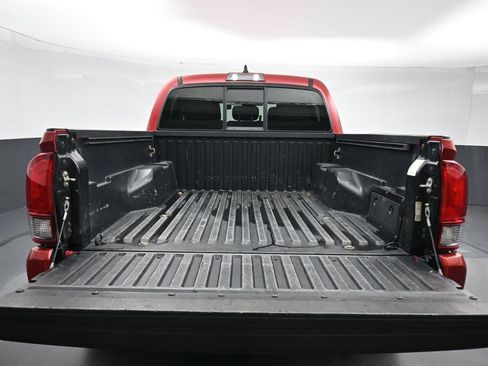 Used 2020 Toyota Tacoma SR image 38