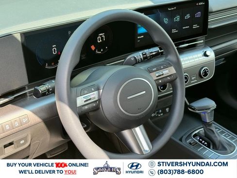 Certified 2025 Hyundai Kona SE image 15