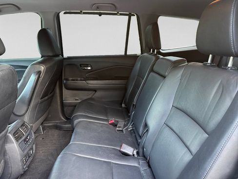 Used 2018 Honda Pilot Touring image 26