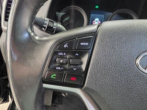 Used 2016 Hyundai Tucson Limited w/ Option Group 03 FWD image 18