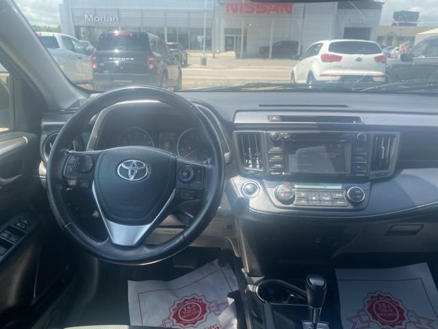 Used 2018 Toyota RAV4 XLE AWD/4WD image 14