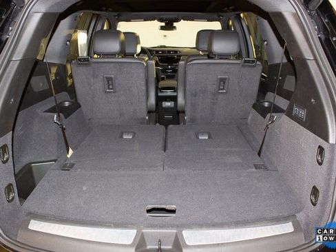 Used 2025 Cadillac XT6 Premium Luxury image 15