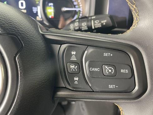 Used 2024 Jeep Wrangler Sport S image 15