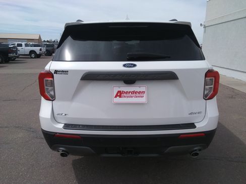 Used 2023 Ford Explorer XLT w/ XLT Sport Appearance Package image 6