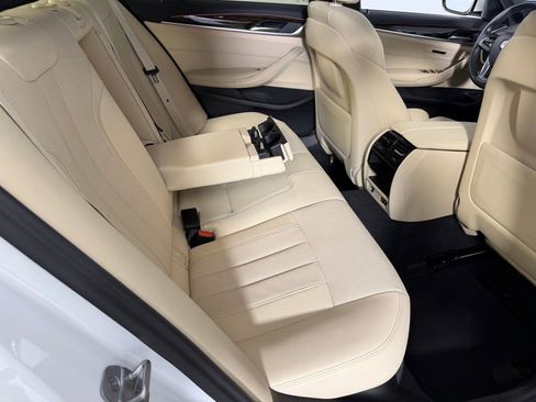 Used 2023 BMW 530i w/ Convenience Package image 29