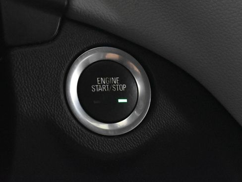 Used 2020 Chevrolet Equinox LS w/ LS Convenience Package FWD image 13