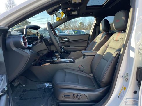 New 2026 Chevrolet Trax RS w/ Sunroof Package FWD image 4