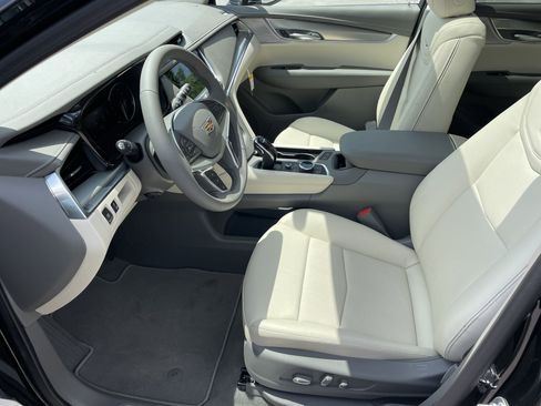 New 2025 Cadillac XT5 Premium Luxury image 13