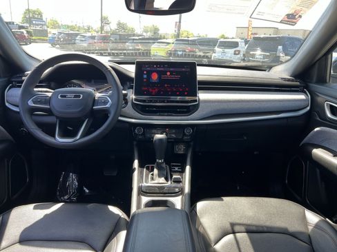 Used 2024 Jeep Compass Latitude AWD/4WD image 22