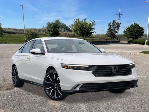 New 2026 Honda Accord Touring image 7