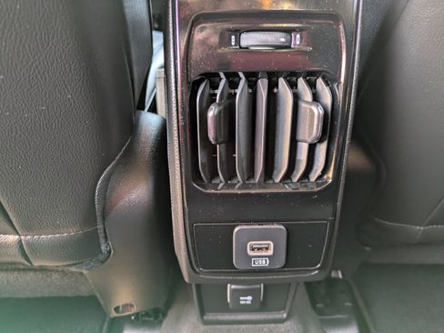 Used 2022 Jeep Compass Latitude image 13