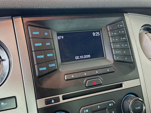 Used 2017 Ford Expedition XLT image 17