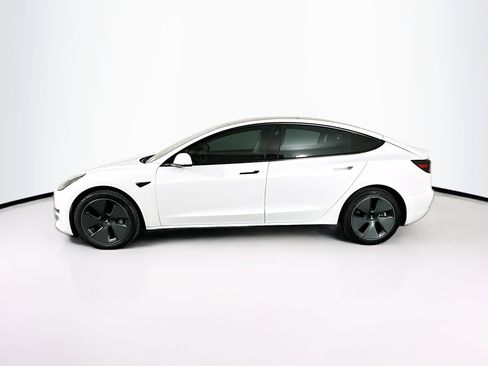 Used 2021 Tesla Model 3 Standard Range Plus image 4
