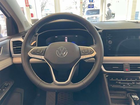 New 2025 Volkswagen Taos SE image 16