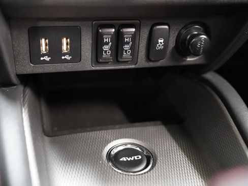 Used 2025 Mitsubishi Outlander Sport AWD image 28
