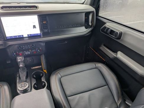 Used 2023 Ford Bronco Badlands w/ Sasquatch Package image 17