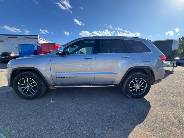Used 2017 Jeep Grand Cherokee Limited w/ Luxury Group II AWD/4WD image 4