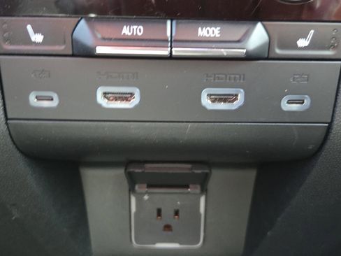 Used 2024 Chevrolet Tahoe Z71 w/ Z71 Off-Road Package image 28