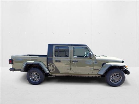New 2025 Jeep Gladiator Sport image 5