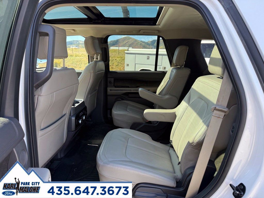 Used 2018 Ford Expedition Limited w/ Equipment Group 302A AWD/4WD image 28