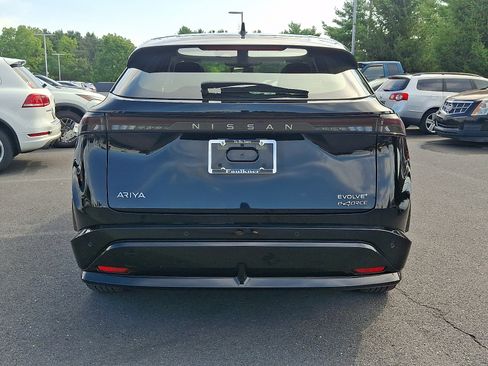 Used 2024 Nissan Ariya AWD image 5