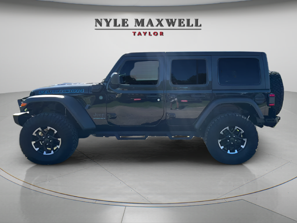 Used 2024 Jeep Wrangler Unlimited Rubicon 4xe w/ Technology Group AWD/4WD image 8