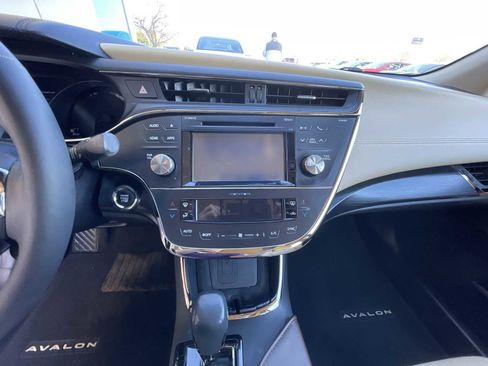 Used 2016 Toyota Avalon Touring image 36
