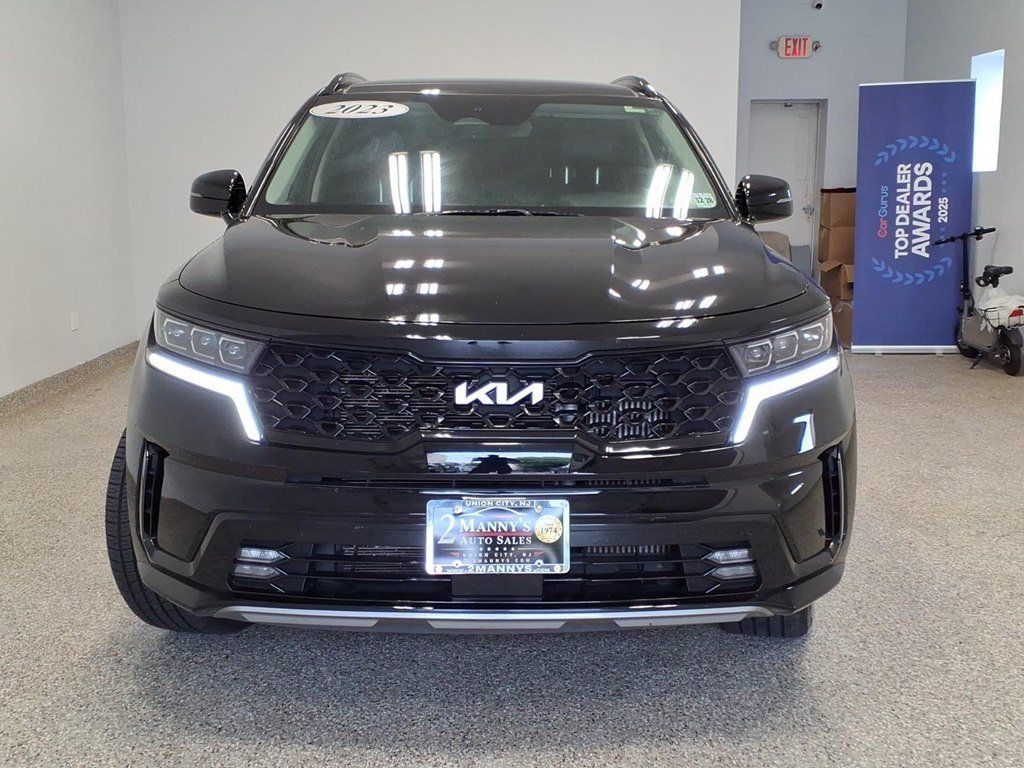 Used 2023 Kia Sorento SX AWD/4WD image 2
