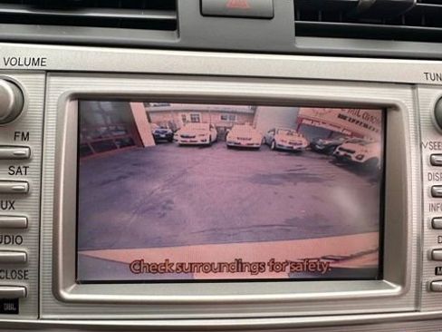 Used 2011 Toyota Camry XLE image 27