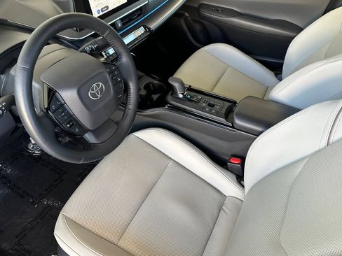 Certified 2024 Toyota Prius XLE FWD image 10