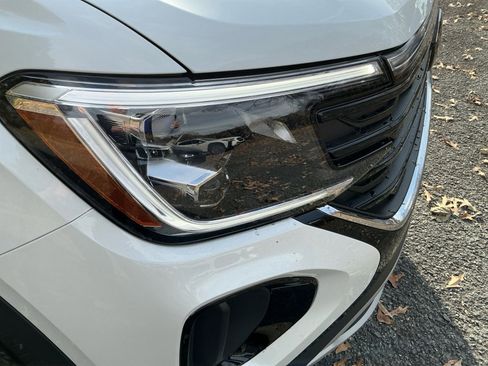 New 2026 Volkswagen Atlas Cross Sport SE image 23