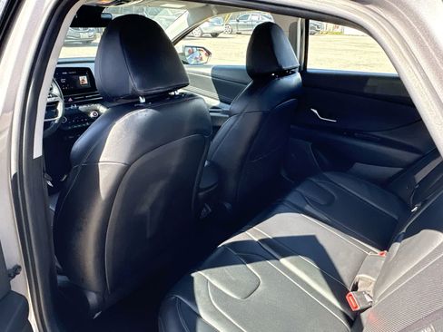 Used 2024 Hyundai Elantra Limited image 23