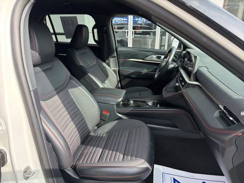 Used 2025 Ford Explorer ST-Line image 25