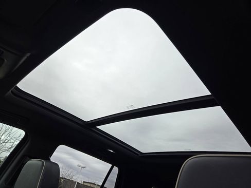 Used 2021 GMC Yukon SLT w/ SLT Luxury Package image 7