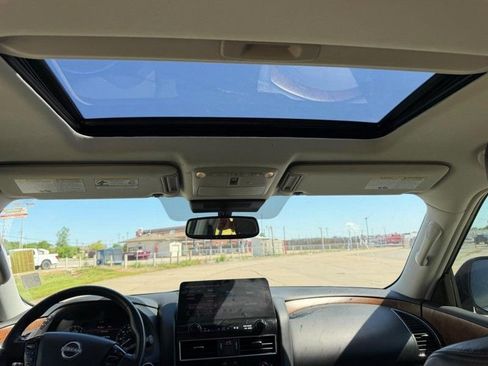 Used 2021 Nissan Armada SL w/ Captain's Chairs Package AWD/4WD image 11